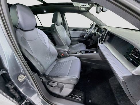 Used 2026 Volkswagen Tiguan SE R-Line AWD/4WD image 29