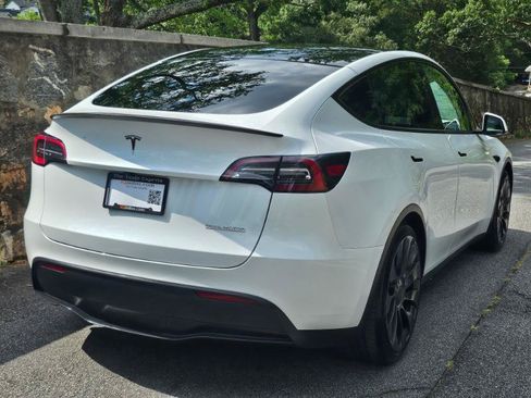 Used 2023 Tesla Model Y Performance AWD/4WD image 11