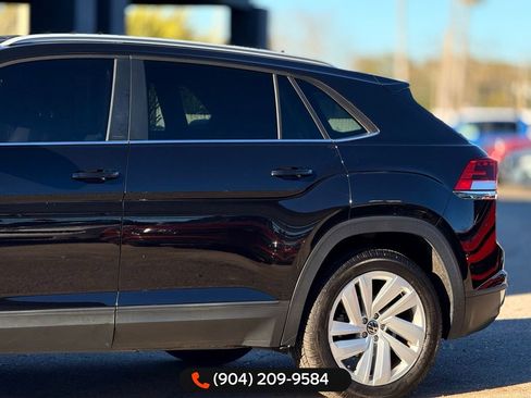 Used 2021 Volkswagen Atlas Cross Sport SE image 3