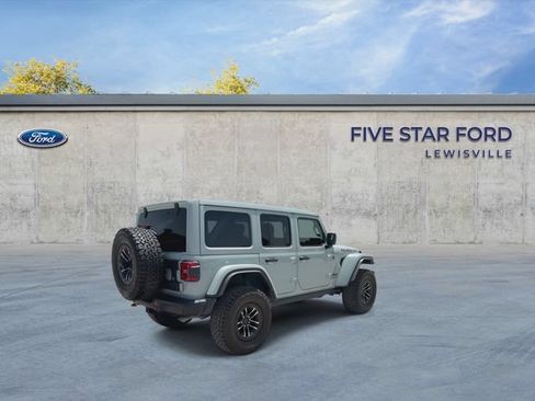 Used 2024 Jeep Wrangler Unlimited Rubicon AWD/4WD image 8