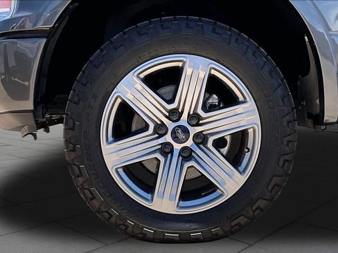 Used 2018 Ford F150 XLT w/ Equipment Group 302A Luxury AWD/4WD image 11