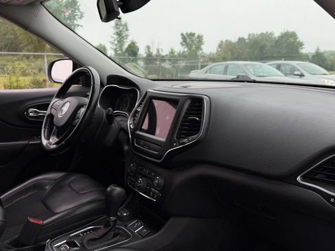 Used 2020 Jeep Cherokee Trailhawk w/ Cold Weather Group AWD/4WD image 10
