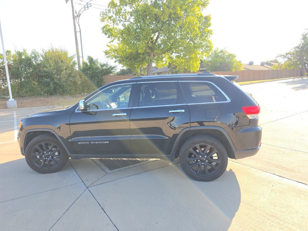 Used 2017 Jeep Grand Cherokee Limited AWD/4WD image 5