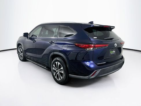 Used 2020 Toyota Highlander XLE FWD image 5