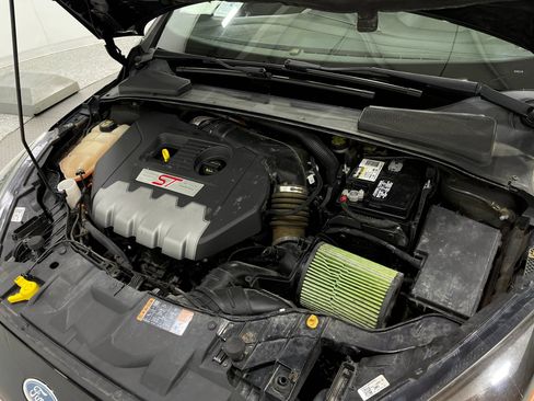 Used 2018 Ford Focus ST FWD image 28
