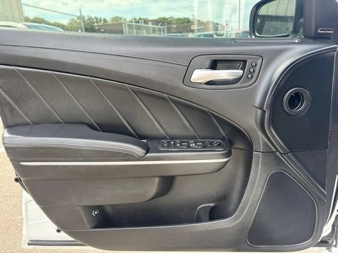 Used 2019 Dodge Charger Scat Pack w/ Dynamics Package RWD image 18