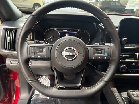 Used 2024 Nissan Pathfinder Rock Creek image 16