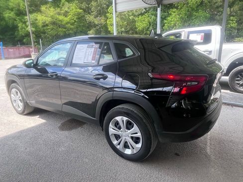 Used 2025 Chevrolet Trax LS FWD image 5