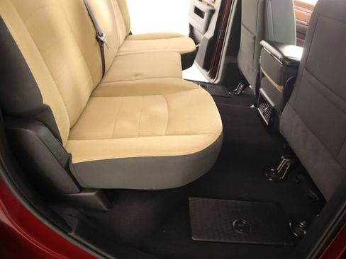 Used 2021 RAM 1500 Classic SLT image 13