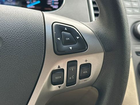 Used 2018 Ford Taurus SE image 25