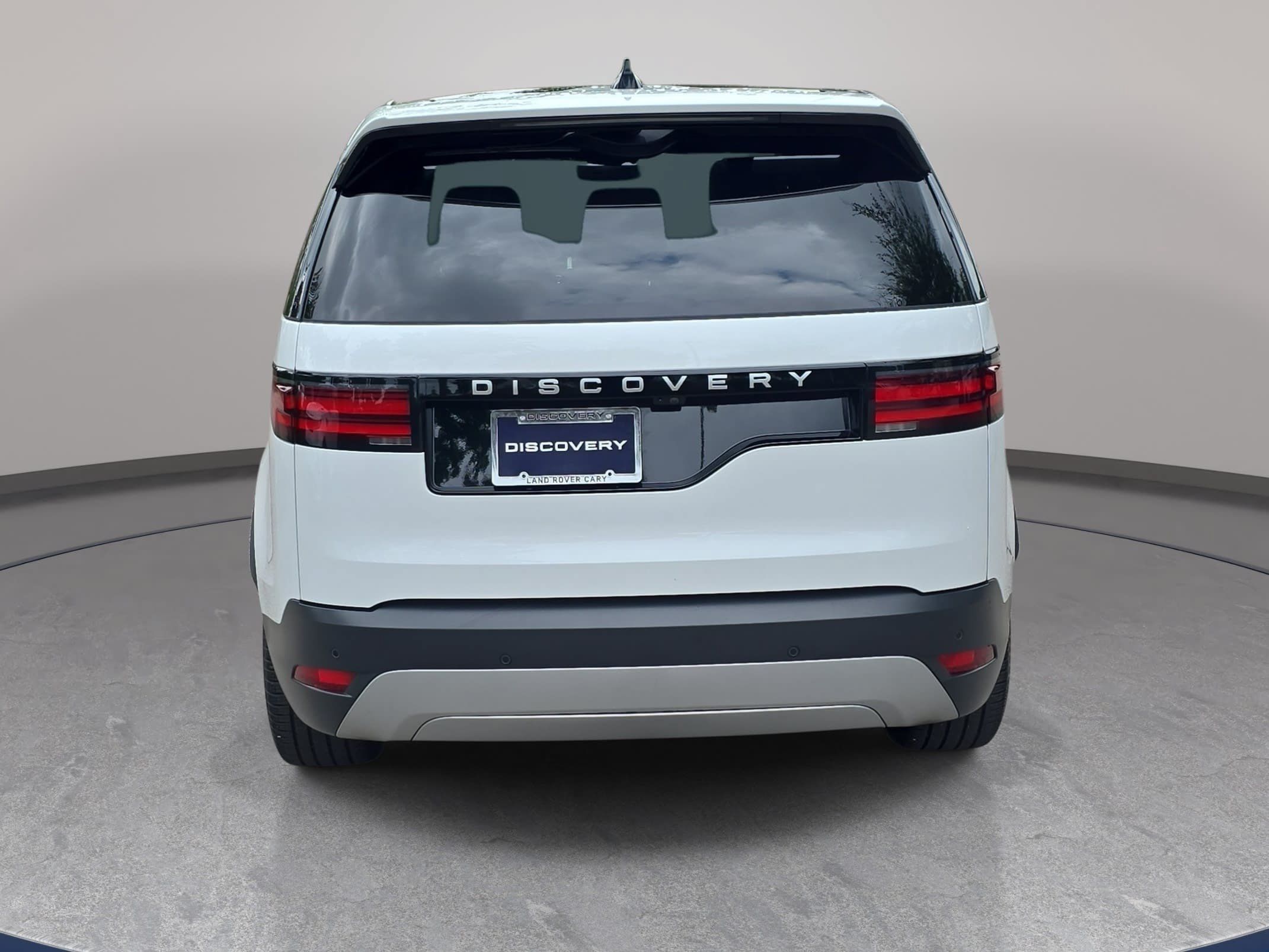 Certified 2025 Land Rover Discovery S AWD/4WD image 6