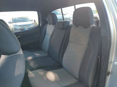 Used 2022 Toyota Tacoma TRD Off-Road image 23