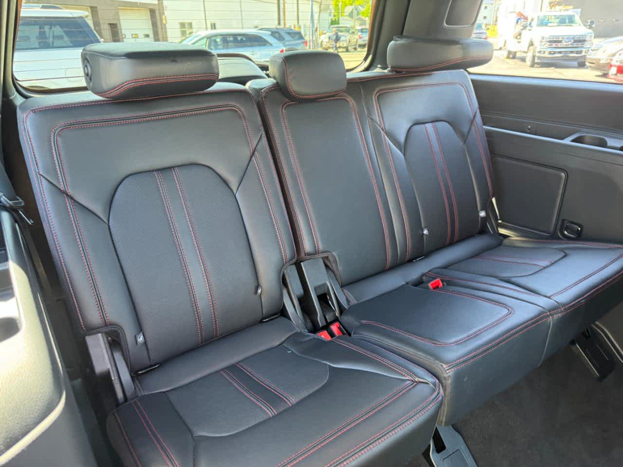 Used 2024 Ford Expedition Limited AWD/4WD image 37