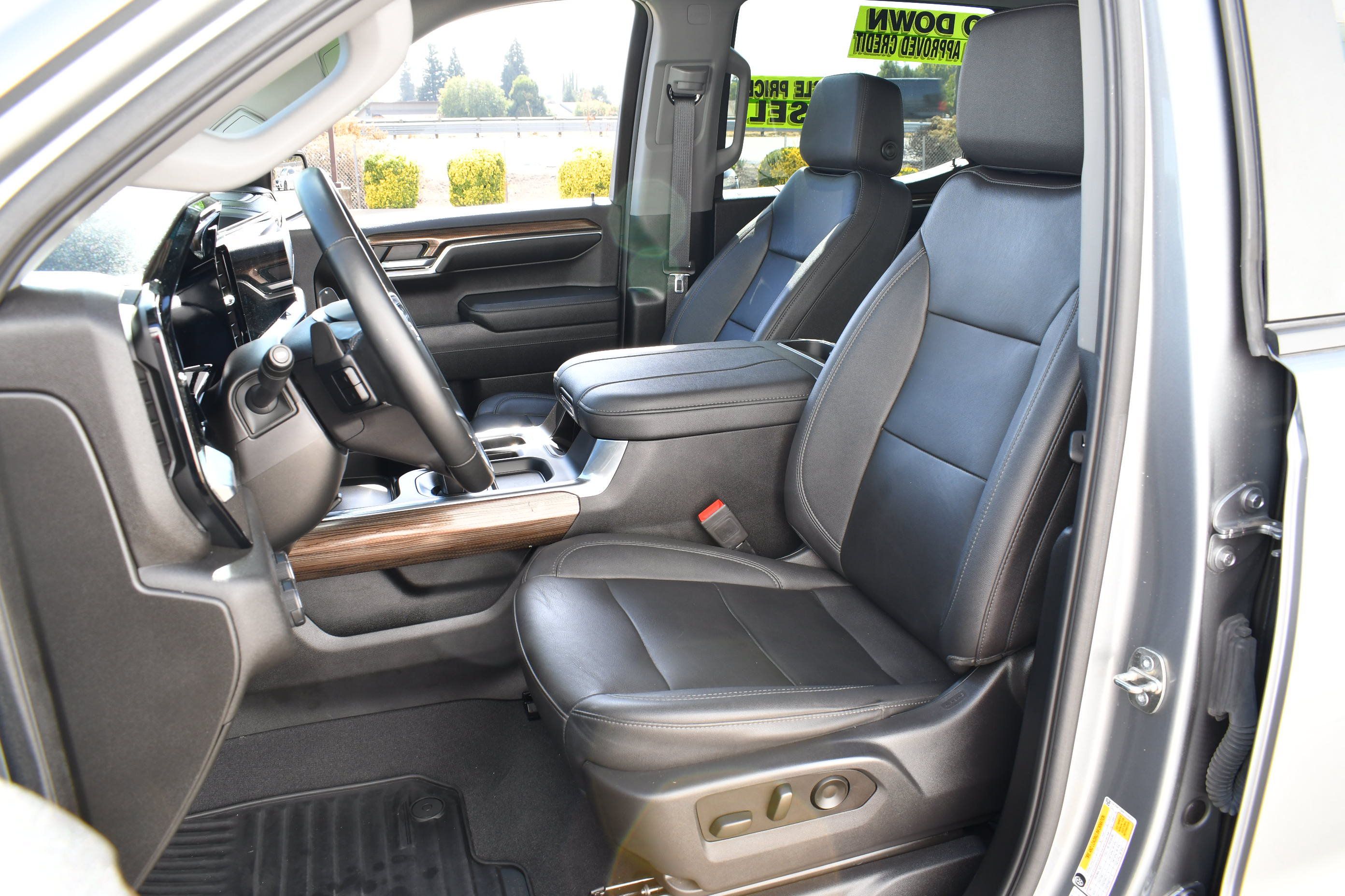 Used 2023 Chevrolet Silverado 1500 LT w/ Leather Package RWD image 19