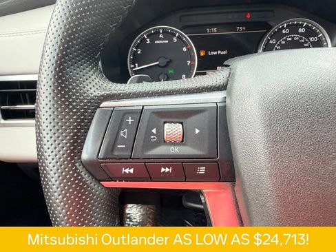 Used 2025 Mitsubishi Outlander SE AWD/4WD image 24
