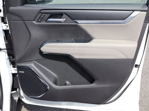 New 2026 GMC Acadia Elevation w/ Elevation Premium Package AWD/4WD image 26