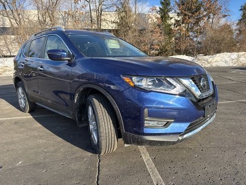 Used 2019 Nissan Rogue SL image 2