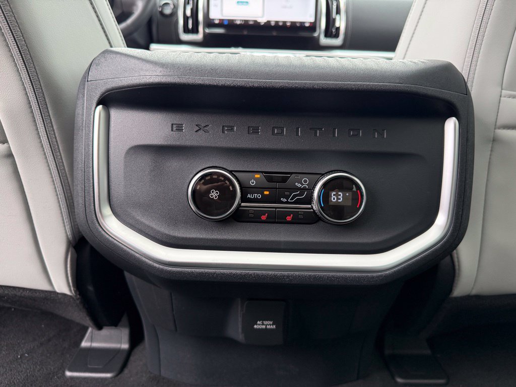 Used 2027 Ford Expedition Platinum RWD image 15
