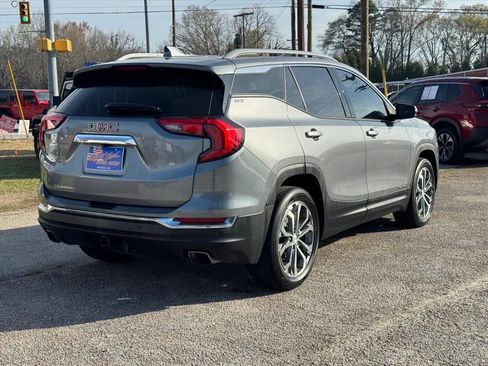 Used 2020 GMC Terrain SLT w/ Preferred Package image 3