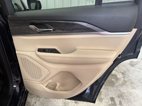 Used 2024 Jeep Grand Cherokee Limited AWD/4WD image 9