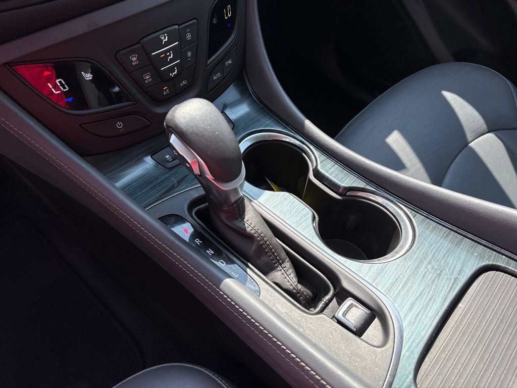 Used 2019 Buick Envision Essence w/ LPO, Interior Luxury Package FWD image 24