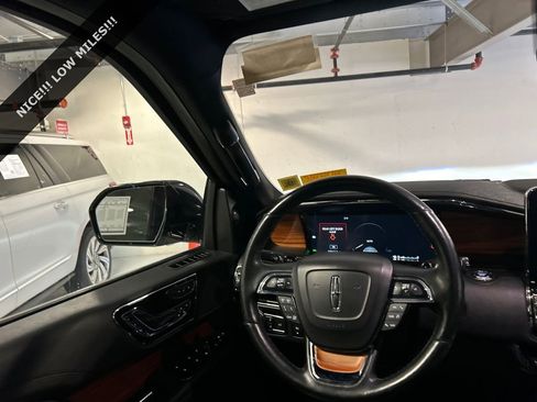 Certified 2019 Lincoln Navigator L Reserve image 24