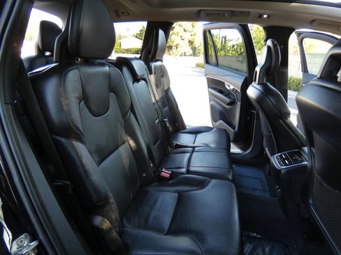 Used 2020 Volvo XC90 T6 Momentum image 36