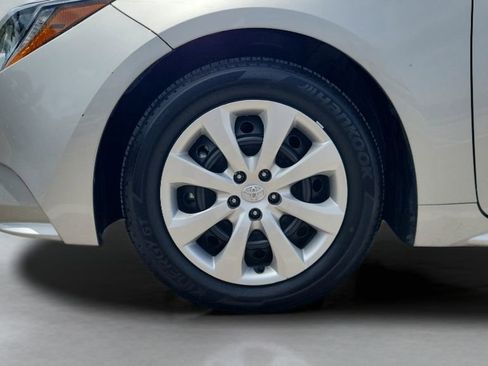 Used 2025 Toyota Corolla LE FWD image 27