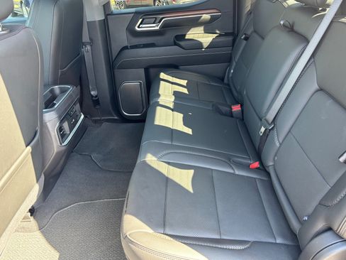 Used 2024 GMC Sierra 1500 Denali w/ Technology Package RWD image 30