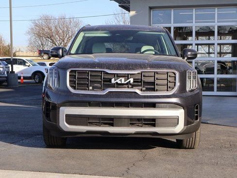 New 2025 Kia Telluride S image 2