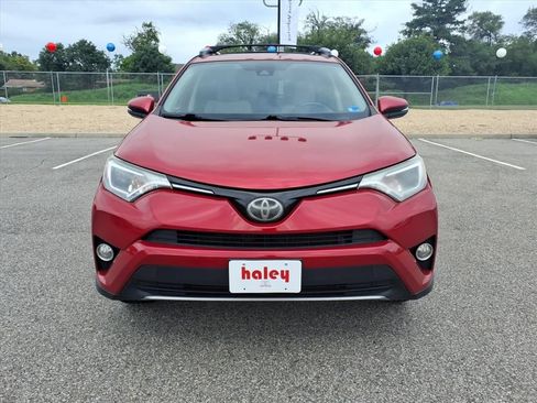 Used 2017 Toyota RAV4 XLE AWD/4WD image 10