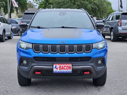Used 2024 Jeep Compass Trailhawk AWD/4WD image 2