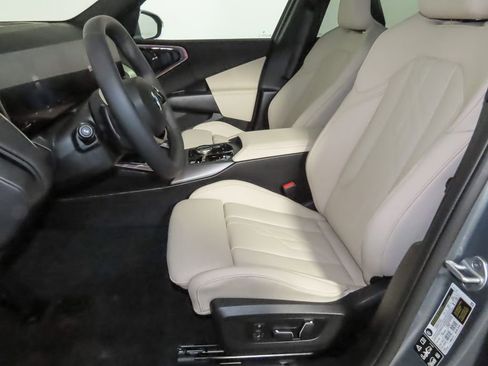Used 2025 BMW X3 xDrive30i w/ Premium Package AWD/4WD image 12
