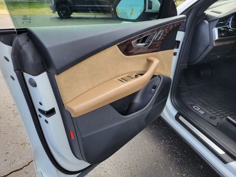Used 2020 Audi Q8 Prestige w/ Prestige Package AWD/4WD image 7