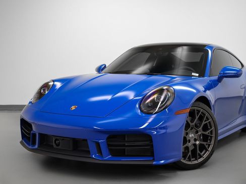 Used 2025 Porsche 911 Carrera w/ Premium Package image 7