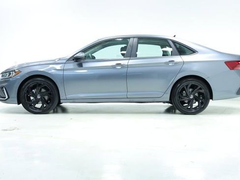 New 2026 Volkswagen Jetta SE FWD image 4