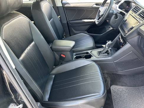 Used 2024 Volkswagen Tiguan SE FWD image 9
