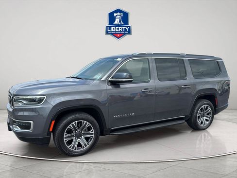 Certified 2024 Jeep Wagoneer L Series II w/ Flexible Seating Group AWD/4WD image 4