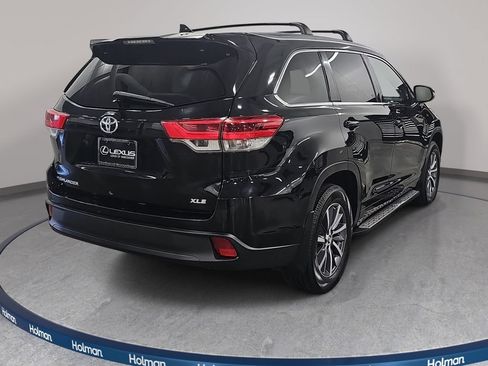 Used 2017 Toyota Highlander XLE FWD image 6