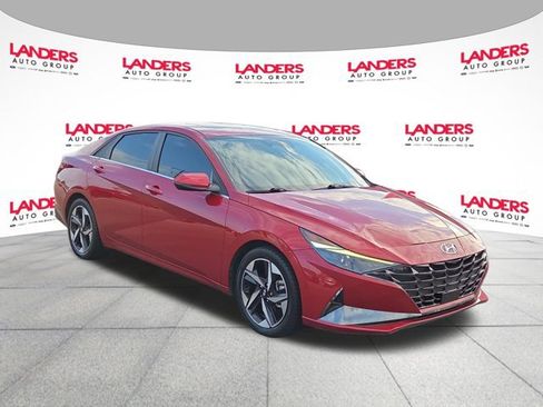 Used 2022 Hyundai Elantra SEL w/ Convenience + Premium Package FWD image 1