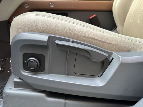 Used 2020 Land Rover Defender 110 S image 22