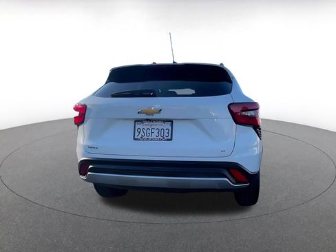 Used 2025 Chevrolet Trax LT image 12