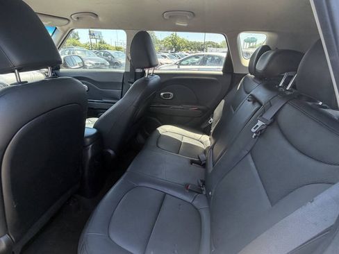 Used 2016 Kia Soul ! FWD image 19