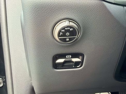 Certified 2025 Mercedes-Benz GLC 300 image 27