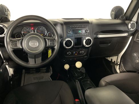 Used 2014 Jeep Wrangler Unlimited Sport w/ Max Tow Package AWD/4WD image 29