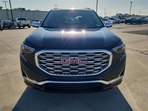 Used 2020 GMC Terrain Denali w/ Denali Premium Package image 9