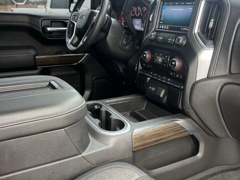 Used 2019 Chevrolet Silverado 1500 LT Trail Boss image 8