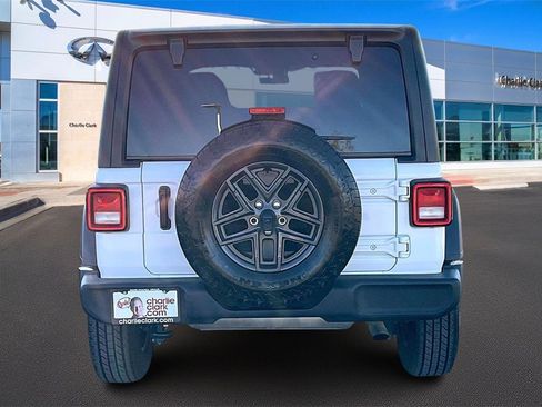 Used 2024 Jeep Wrangler Sport S image 4