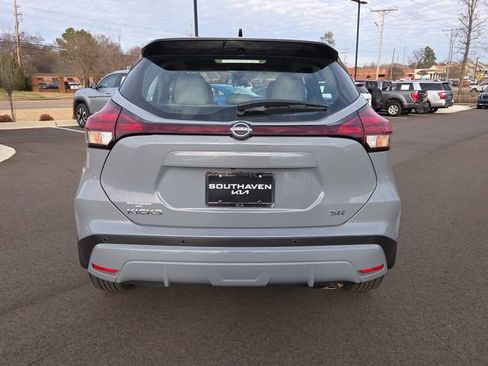 Used 2023 Nissan Kicks SR w/ SR Premium Package image 4