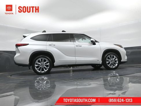 Used 2023 Toyota Highlander Limited w/ Protection Package #3 (TMS) AWD/4WD image 45